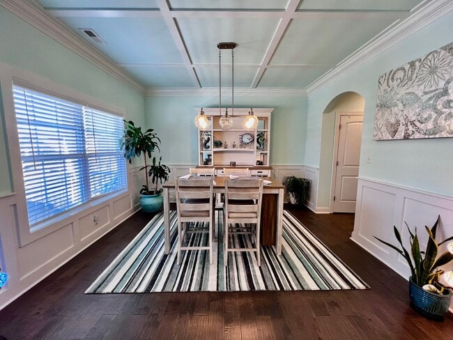 Building Photo - Luxury Beachside Home – Steps from the Bay!