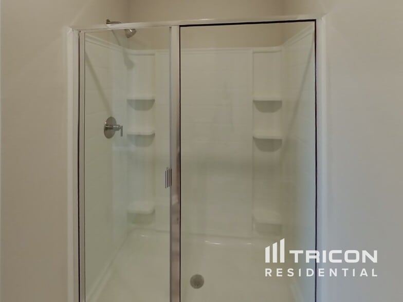 Building Photo - 9721 Sierra Grande Dr