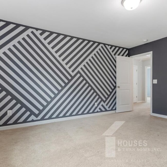 Building Photo - 70 Madeline Cir