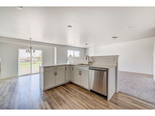 Building Photo - 543 W 1520 S