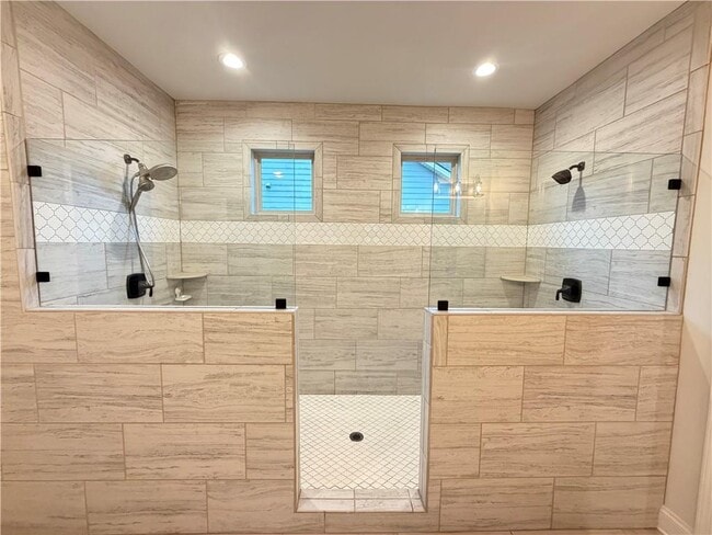 Building Photo - 1545 Dahlia Dr