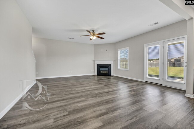 Building Photo - 9 Spinney Ct