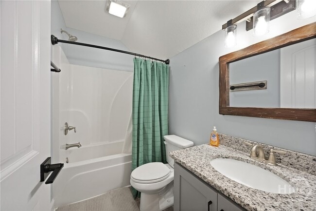 Building Photo - 440 Rivercrest Dr