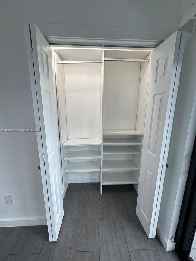 Building Photo - 3011 SW 1st Ave