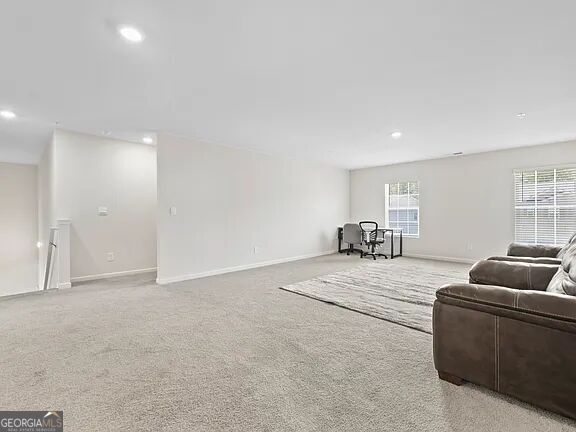 Building Photo - 2725 Piper Dr