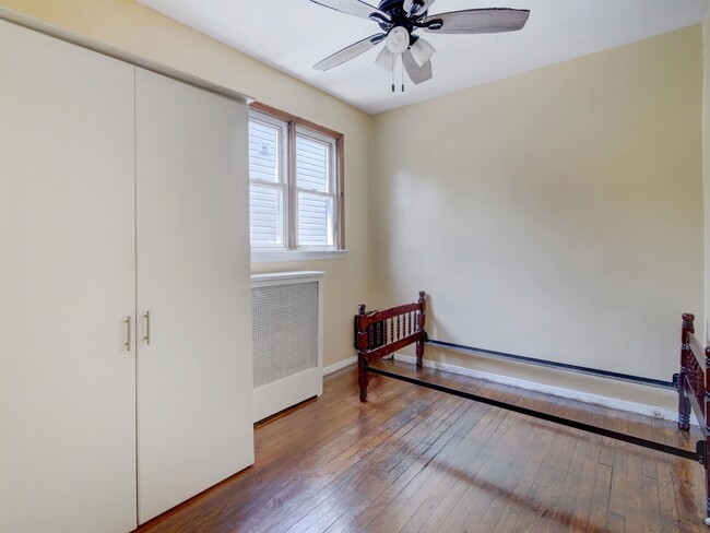 Building Photo - 276 Van Wagenen Ave