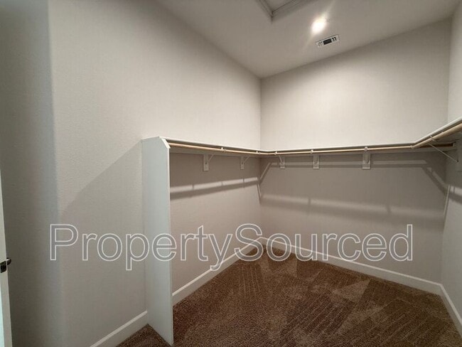Building Photo - 614 Madrone St