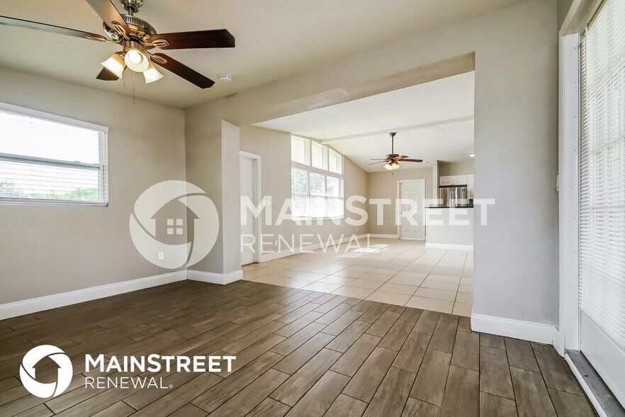 Building Photo - 3521 Schwalbe Dr