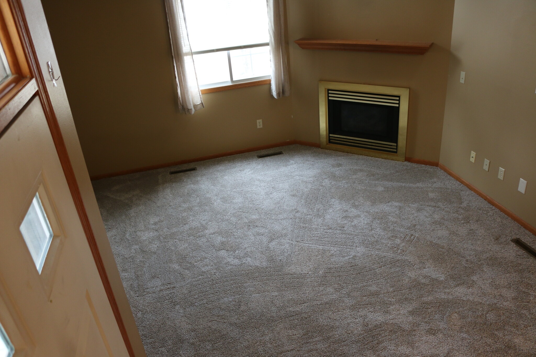 Building Photo - 2696 Mallard Dr