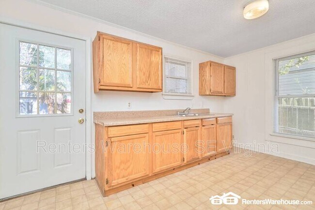 Building Photo - 112 W Seaview Ave