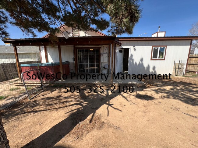 Building Photo - 3 Bedroom Home, Near Target with Garage (Small Dogs Allowed)