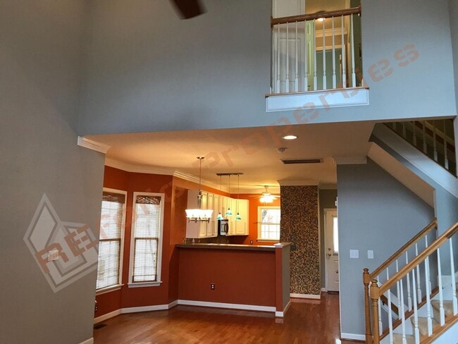 Building Photo - Wonderful 3BD 4 BA 1 Car-Garage End Unit T...