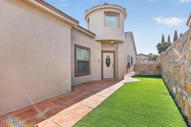 Building Photo - 12225 Sitting Bull Dr