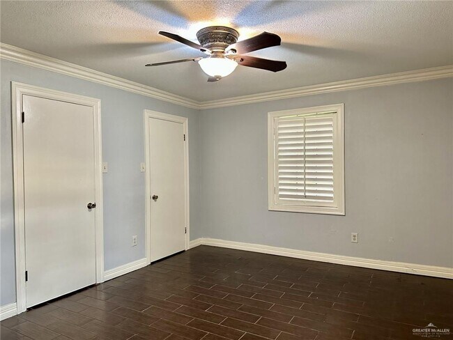 Building Photo - 1518 Redbud Ave