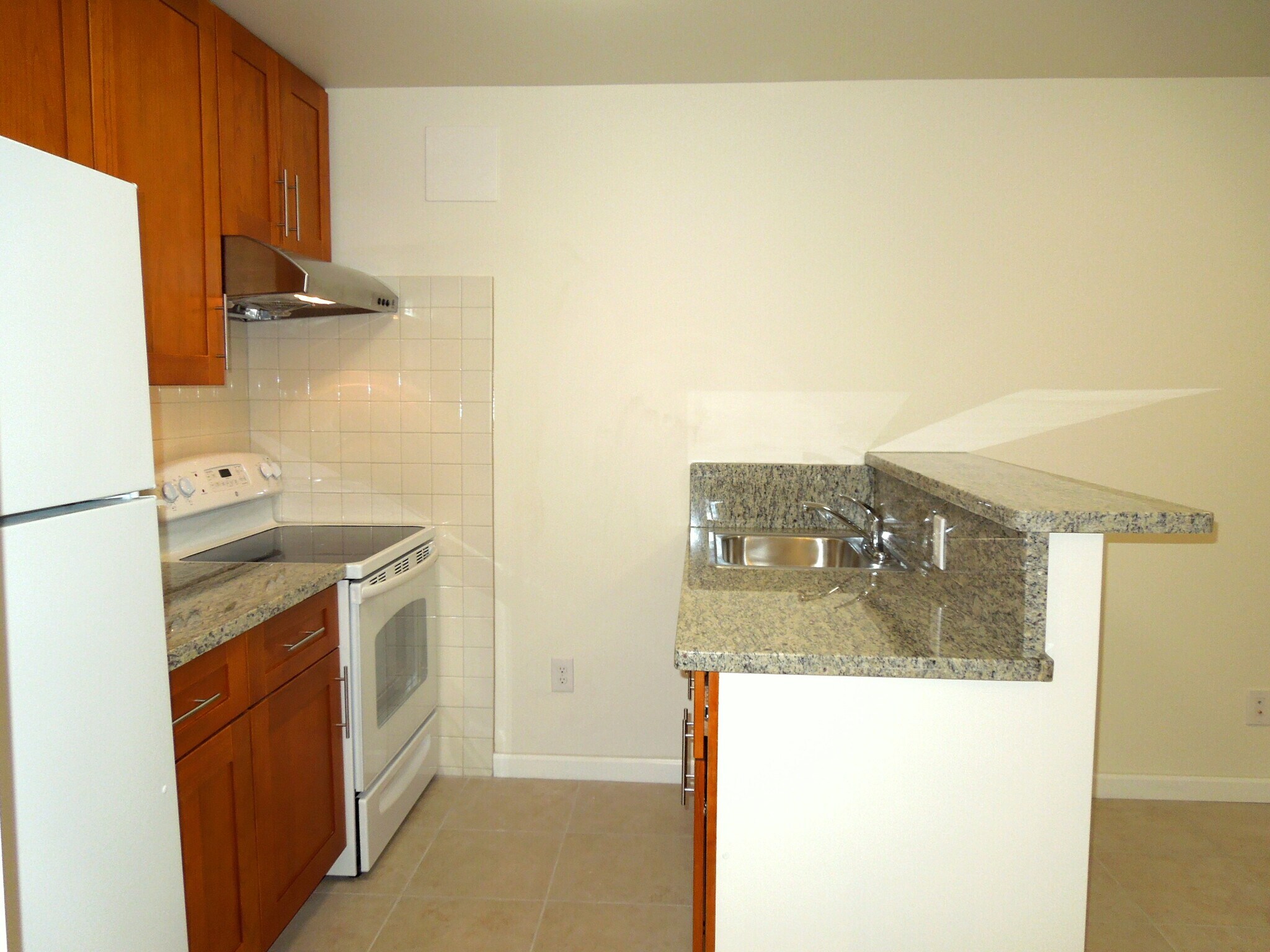 Building Photo - 250 Allen Dr