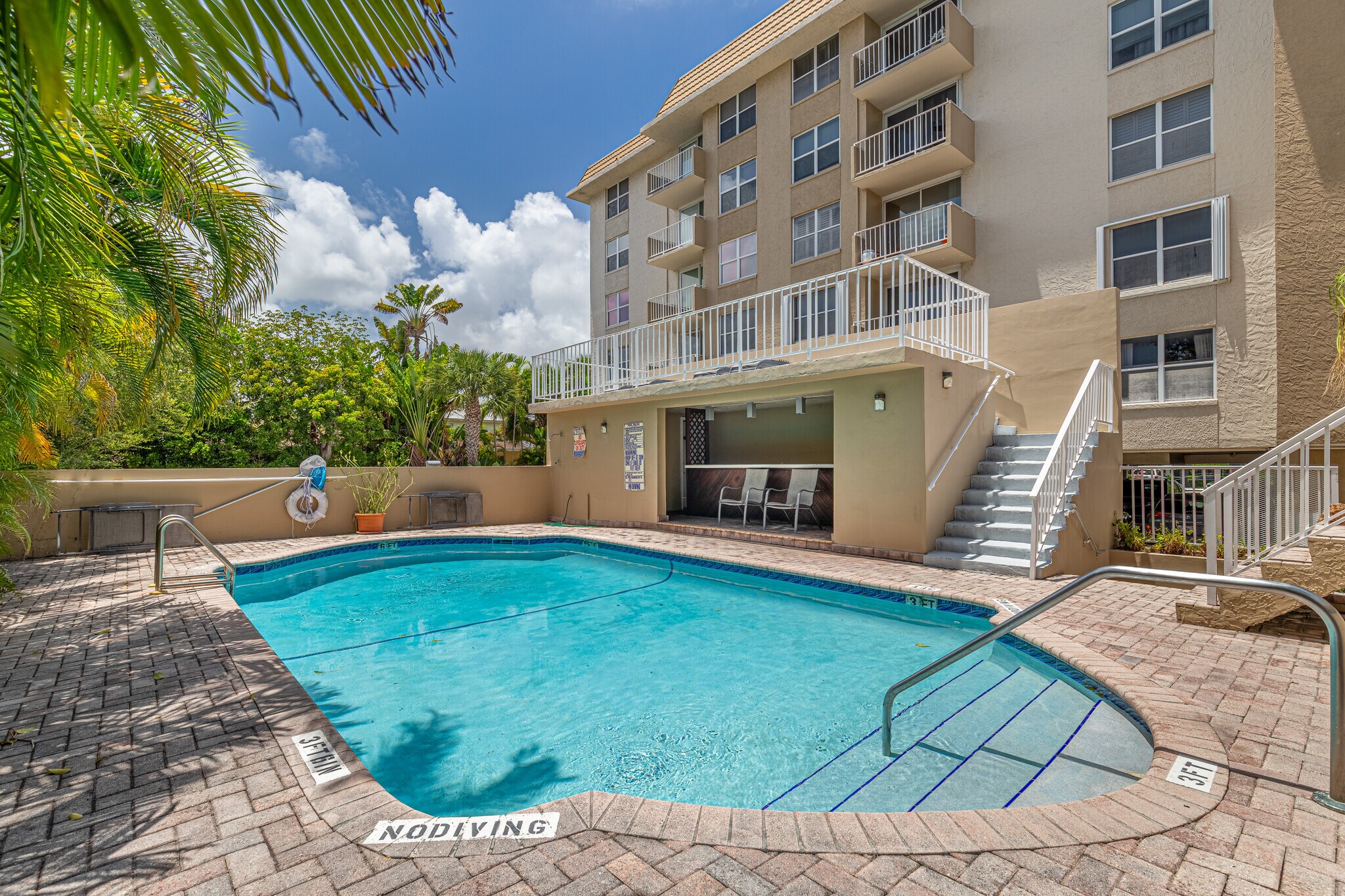 Building Photo - 1050 SE 15th St