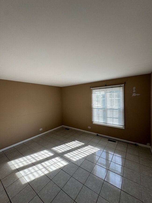 Building Photo - 111 Filbert Dr
