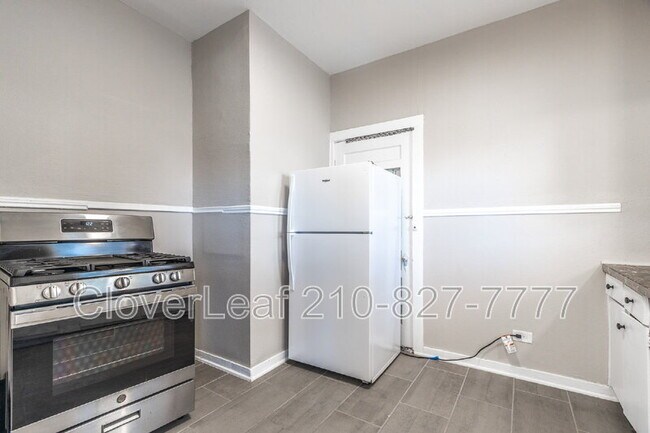 Building Photo - 206 Hoover Ave