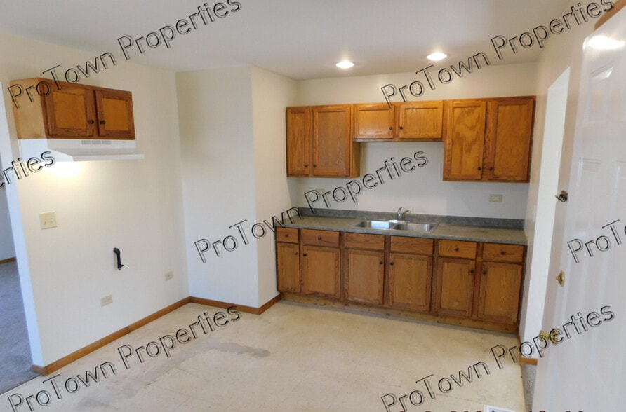 Building Photo - 208 Louis Rd