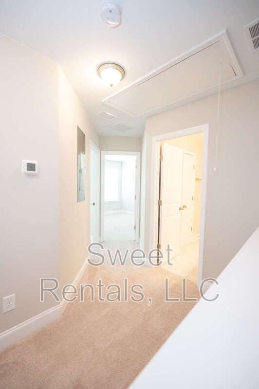 Building Photo - 7801 Montview Rd