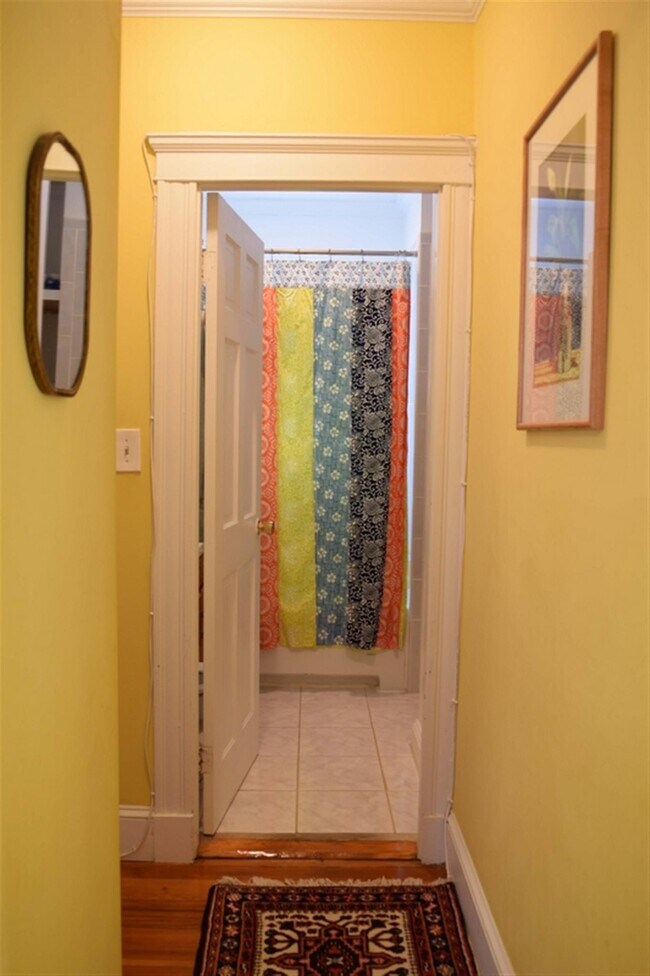 Building Photo - 28 Chatham St