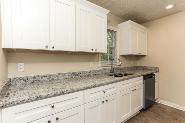 Building Photo - 396 Shamrock Ct