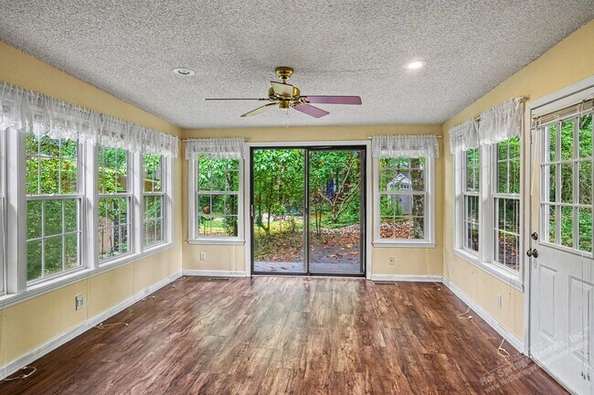 Building Photo - West Gate Area Home | Home | Unfurnished