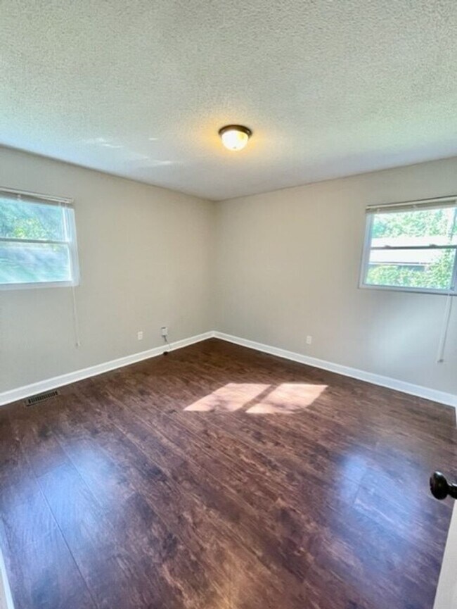 Building Photo - Winget143