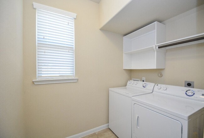 Building Photo - 28258 Natalie Bend Rd