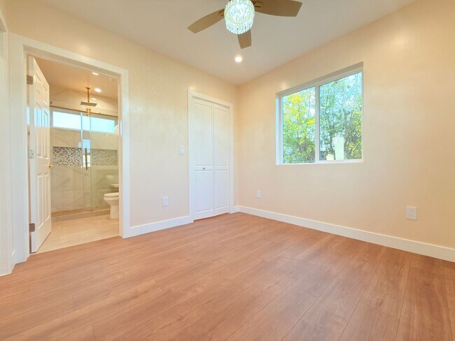 Building Photo - 11554 Arminta St