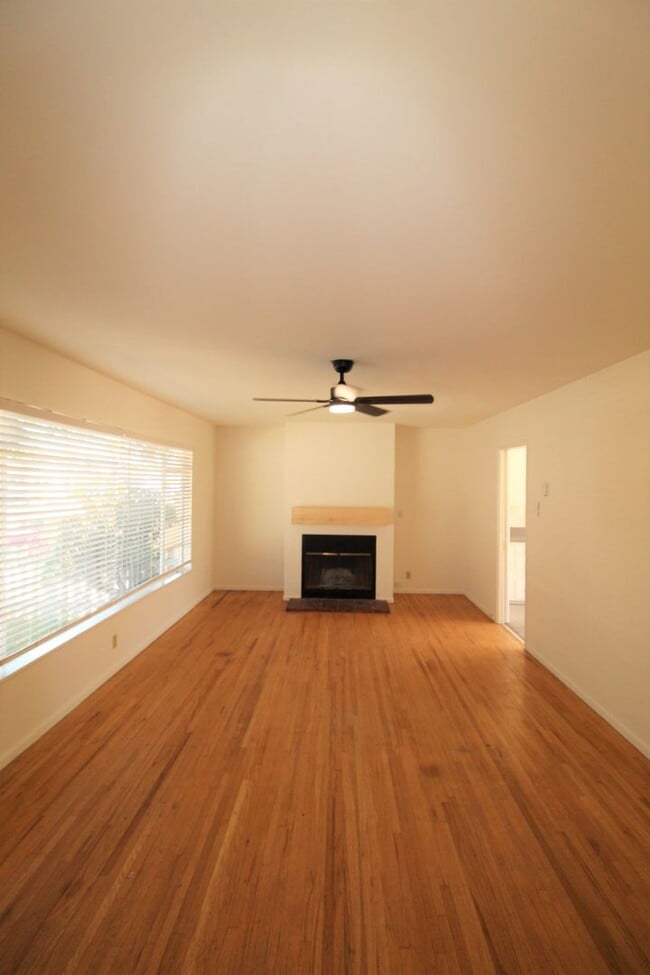 Building Photo - 2352 Pierpont Blvd