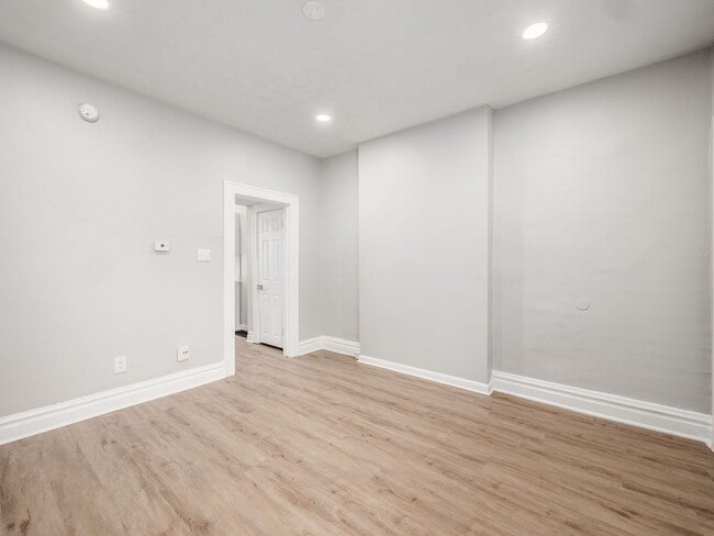 Building Photo - 1240 S Washington Ave