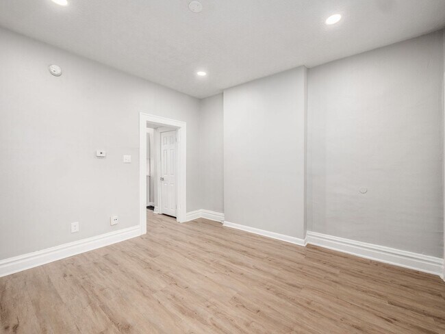 Building Photo - 1246 S Washington Ave