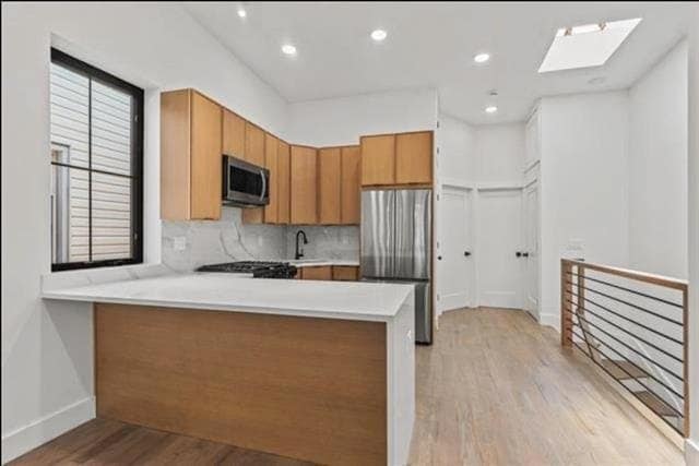 Building Photo - 41 47th St