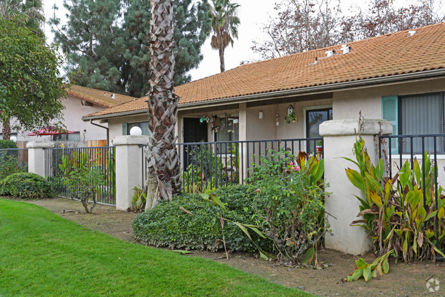 Building Photo - Las Casitas Retirement Village