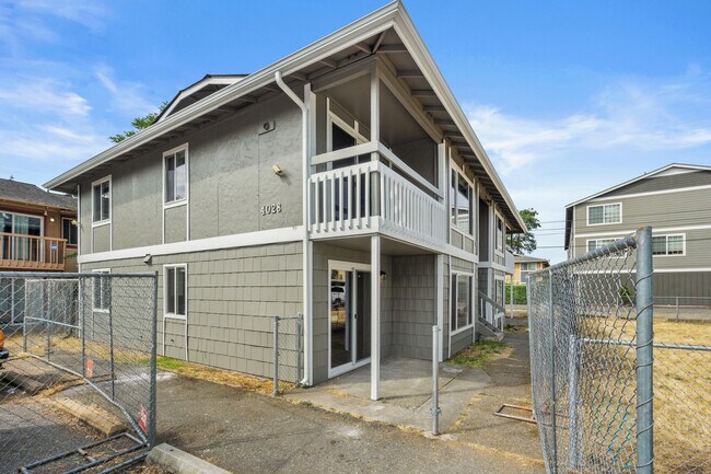 Building Photo - 4028 S Lawrence St