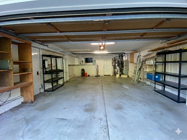 Building Photo - Spacious 5-bedroom Home Located in Niles Neighborhood of Fremont!