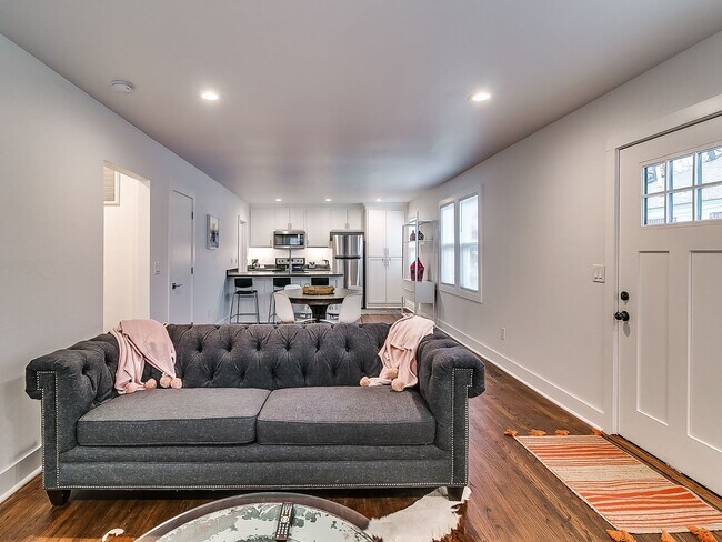 Building Photo - Heart of Plaza District