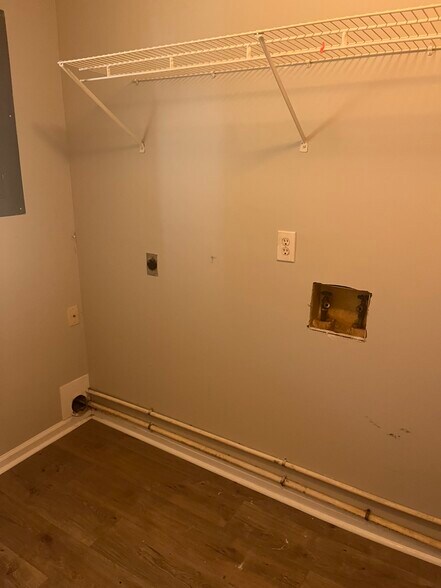 Laundry room - 4060 Whisker Pole