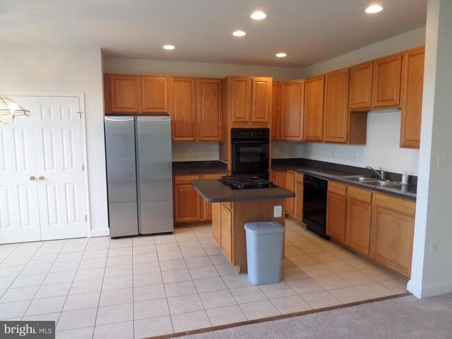Building Photo - 836 Linfield Terrace NE