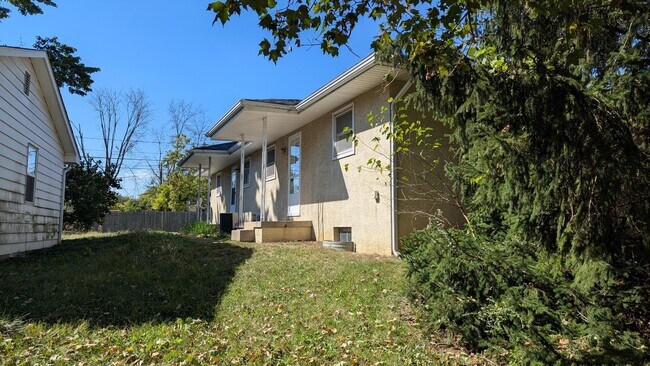 Building Photo - 3713 Arnelle Rd