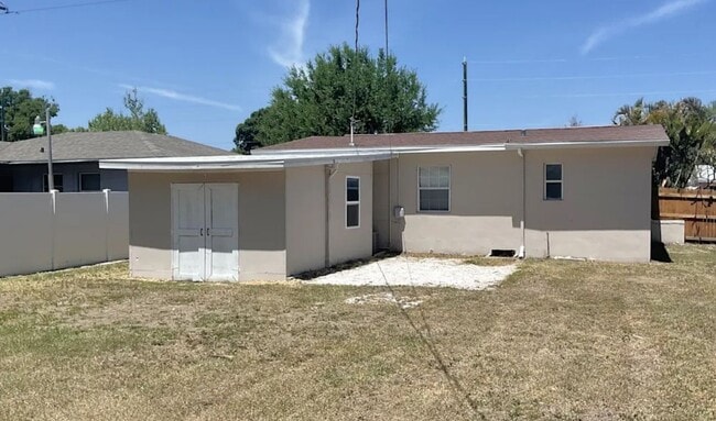 Building Photo - 2818 17th Ave N