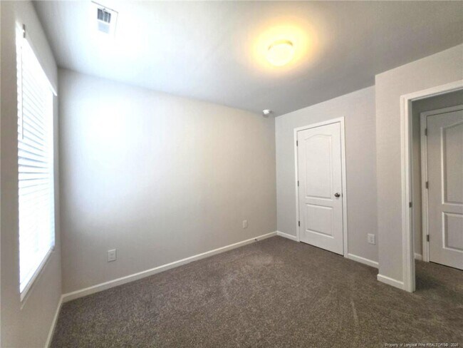 Building Photo - 233 Chinook Ln
