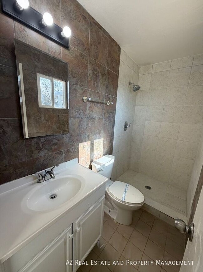 Building Photo - 6723 W Encanto Blvd