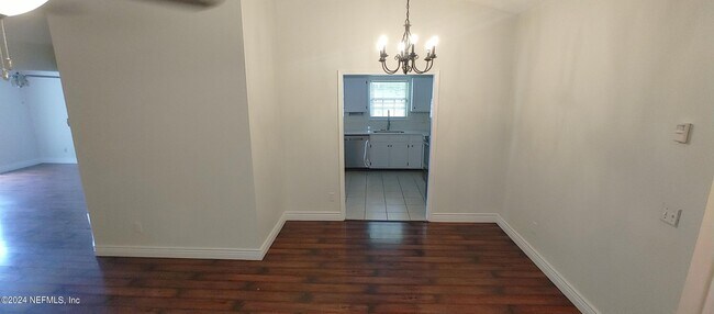 Building Photo - 3559 Pond Ridge Ct W