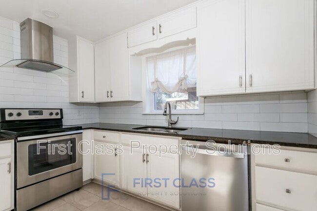 Building Photo - 2236 Carlton Way