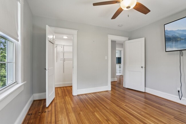 Building Photo - 1734 Hancock Ave