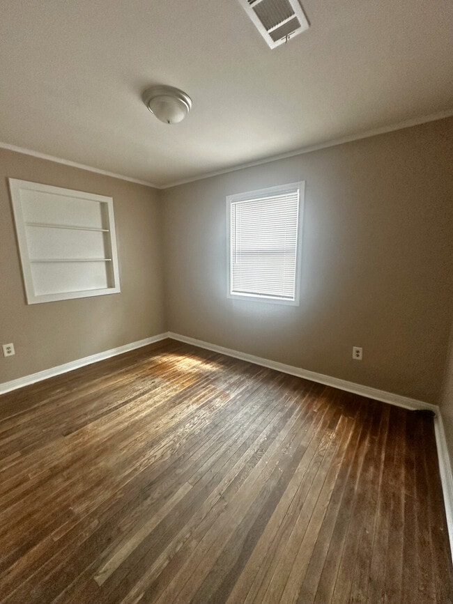 Building Photo - 106 Rosewood Cir