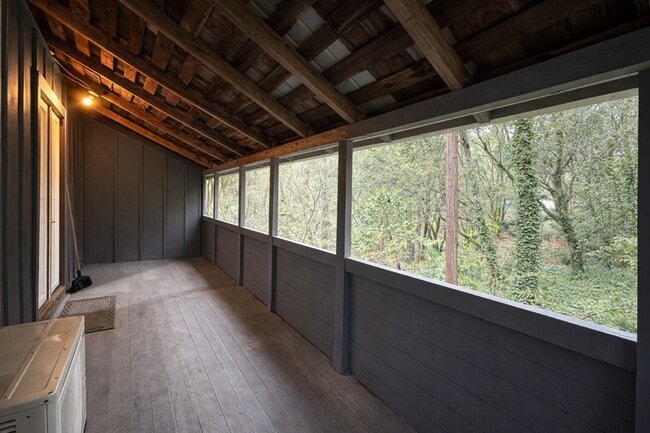 Building Photo - 14739 River Trail