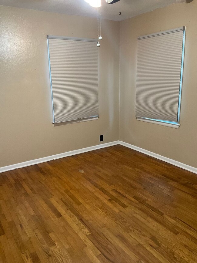 Building Photo - Gorgeous 2bd/1bath home with one car garage in Joplin Mo!!